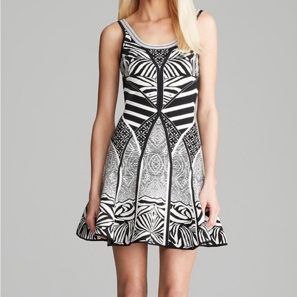 Diane Von Furstenberg Fanny structured knit flare black white geometric dress - Picture 1 of 3